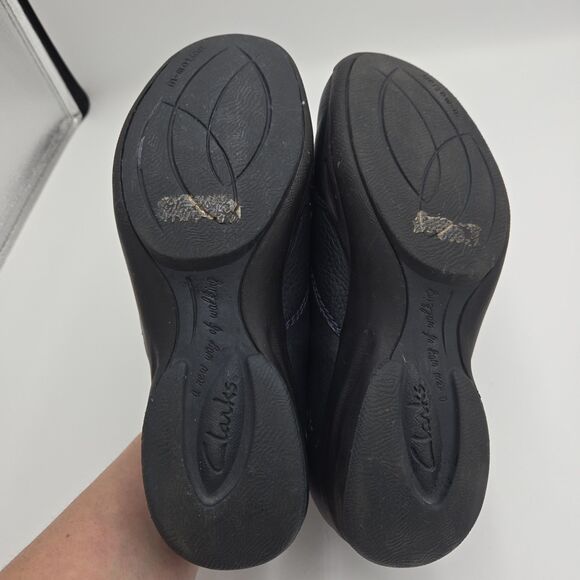 Clarks In Motion Womens 7 M Navy Blue Leather Slip On Shoes Loafers Comfort Foam - Picture 4 of 10